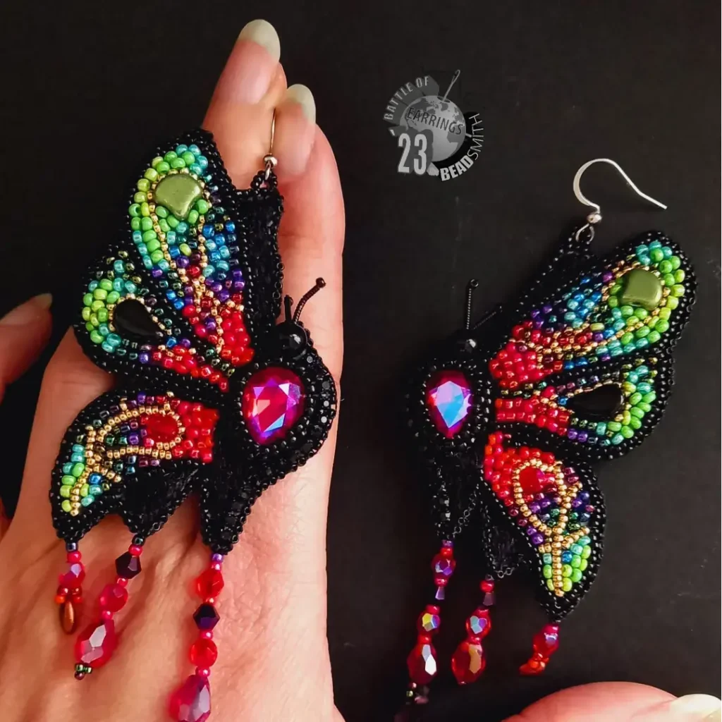 Midnight gyöngyhímzett lepke fülbevaló