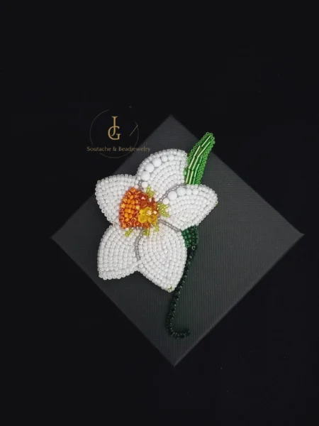 Narcis beadembroidery brooch