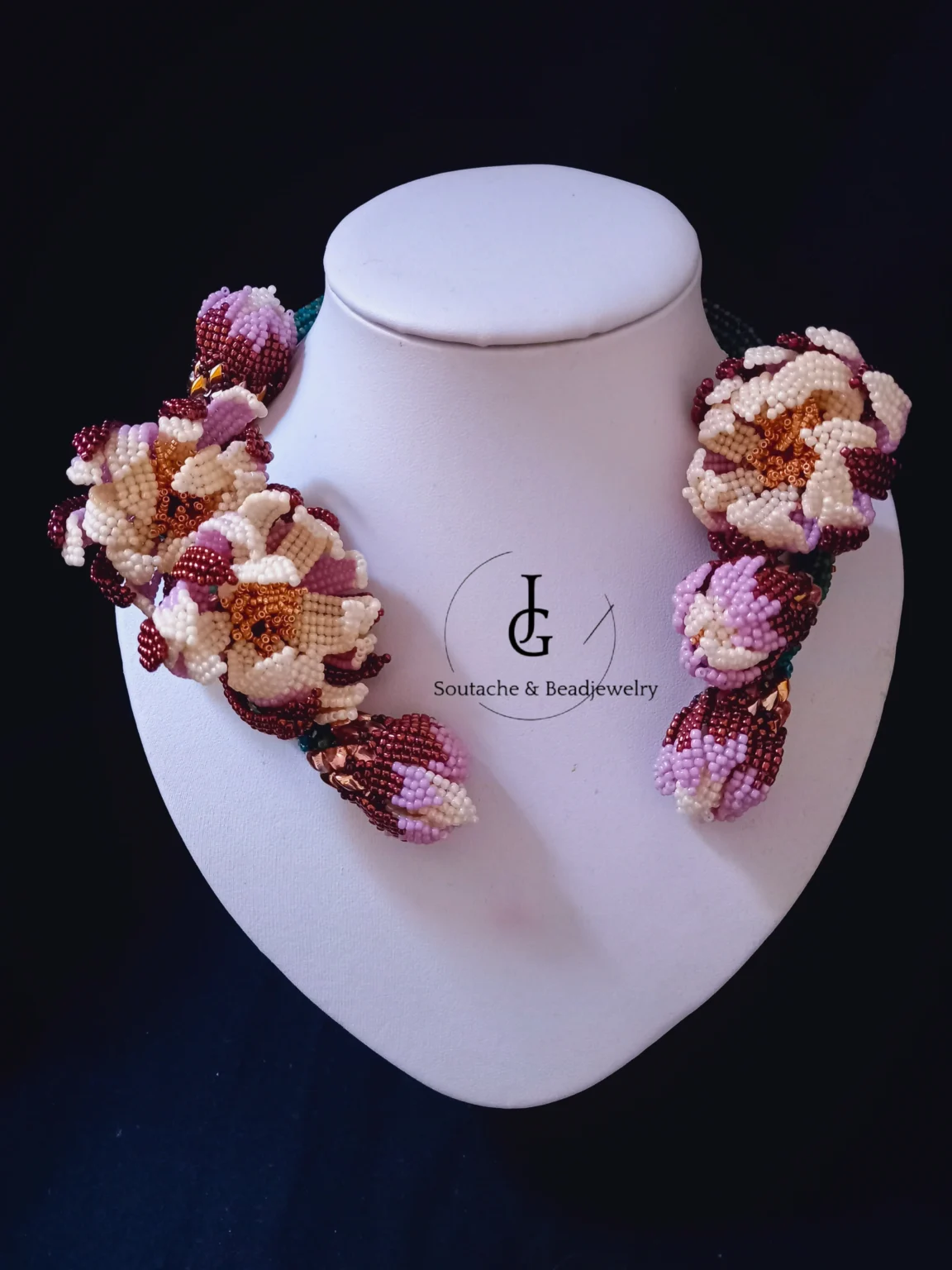 Blooming Cactus Flower beadebnecklace